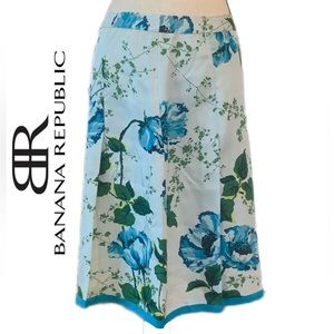Banana Republic ~ 100% Silk Floral A-Line Skirt in Blue/Green/White ~ Size 4